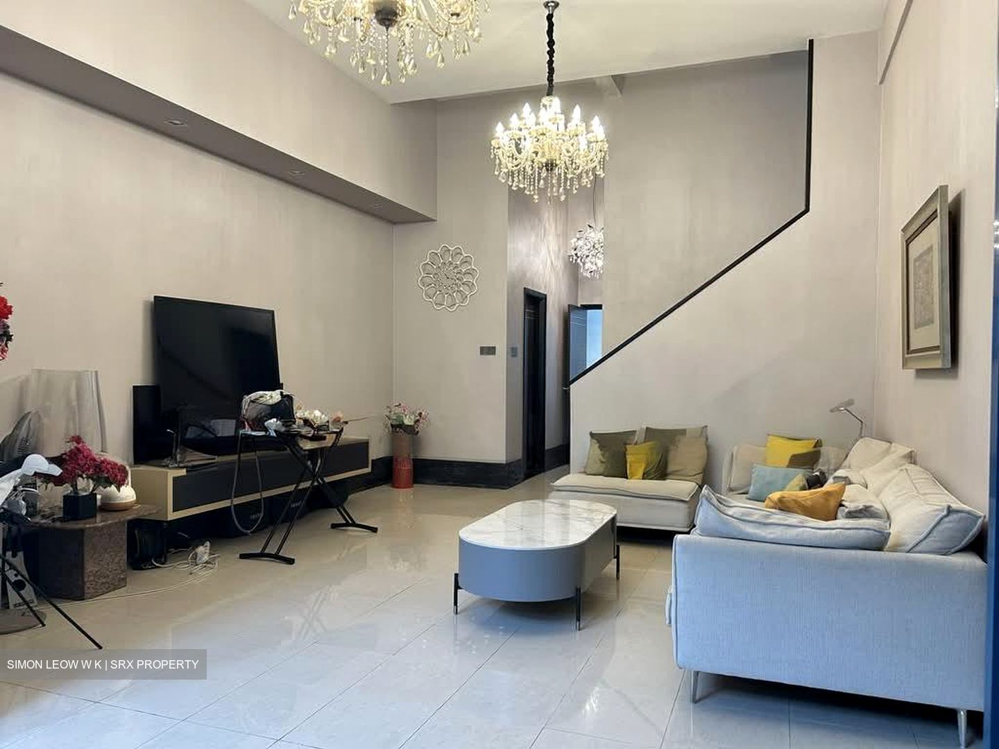 Dmanor (D16), Terrace #569342121